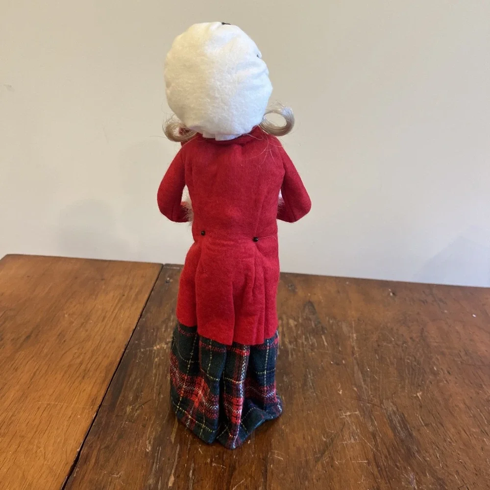 1993 BYERS CHOICE CHRISTMAS CAROLER Long Blond Hair, White Muff Red Plaid Outfit